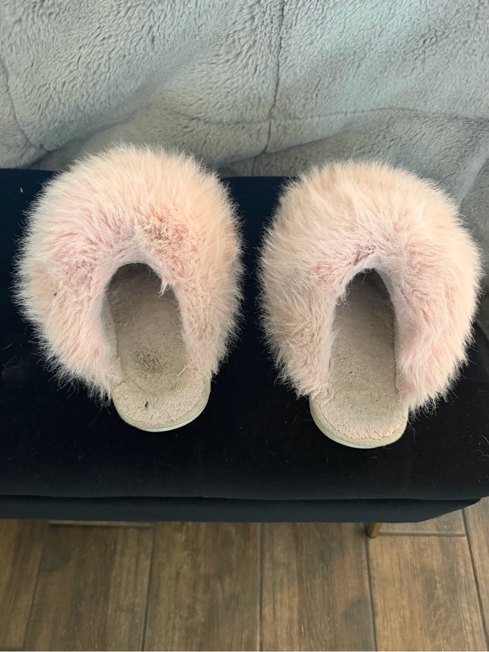 Women’s Plush Pink Furry Slide Slippers